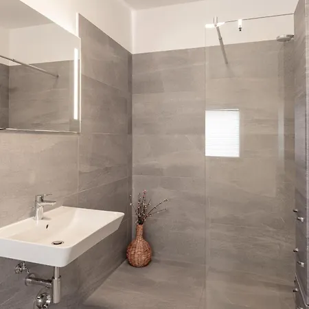 Ostseebad-zinnowitz-kernsanierte-maisonette-wohnung-himmel דירה *