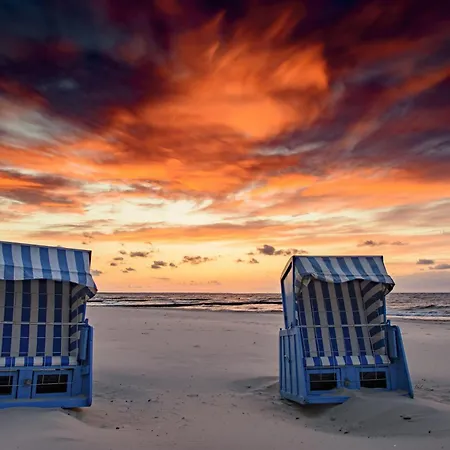 Ostseebad-zinnowitz-kernsanierte-maisonette-wohnung-himmel * زينوويتز